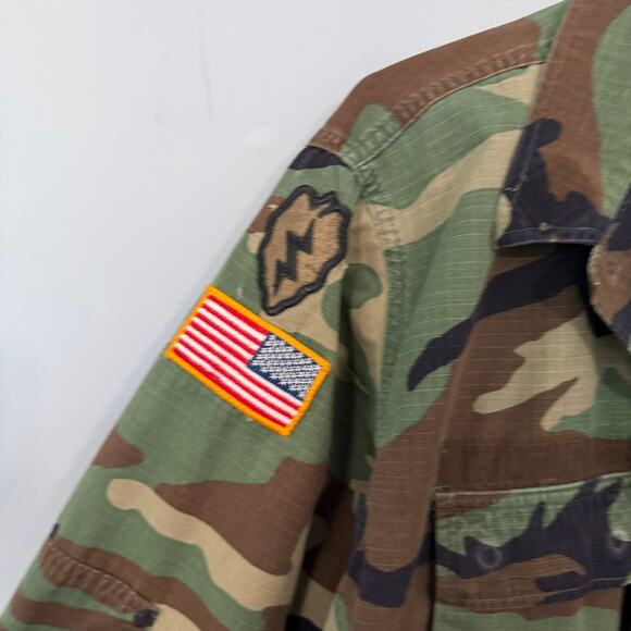 Vintage U.S. Army Woodland Camo BDU Combat Jacket Size Large Regular w/ Patches - Picture 3 of 7